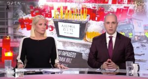 Στο Open Beyond λίγο πριν τις 00:30 ήταν η στιγμή που η Θερμιώτισσα Κατερίνα Παπακωστοπούλου διέκοψε εκτάκτως την εκπομπή μετά από τηλεφώνημα για βόμβα.