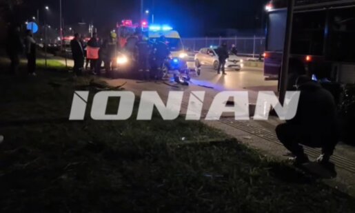 Τραγωδία αργά το βράδυ της 24ης Ιανουαρίου και στην Παραλία Πατρών - Δύο άτομα έχασαν τη ζωή τους μετά από σοκαριστικό τροχαίο.