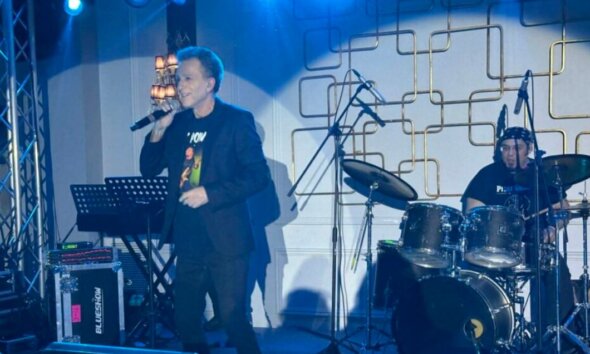 Η Γυμναστική Εταιρεία Αγρινίου την 6η Φεβρουαρίου 2026 μέσα από τον Αποκριάτικο Χορό πρόσφερε μια βραδιά γεμάτη μουσική, διασκέδαση και αναμνήσεις από τα ’90s.