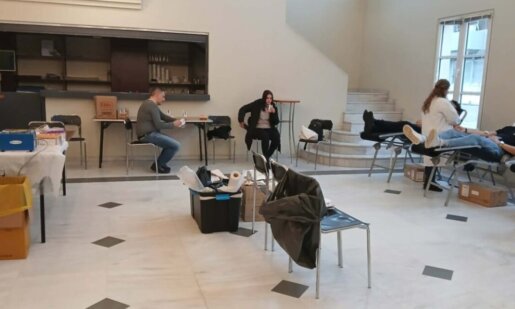 Στο Παπαστράτειο Μέγαρο Αγρινίου πραγματοποιείται από νωρίς το απόγευμα έως 20:30 έκτακτη εθελοντική αιμοδοσία για τις αυξημένες ανάγκες.