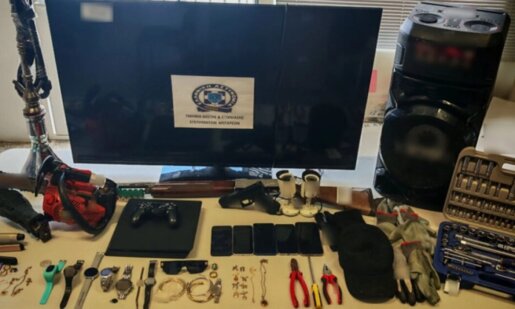 Η ΕΛ.ΑΣ. προχώρησε σε επίσημη ανακοίνωση για την εξάρθρωση σπείρας με 36 κλοπές και 2 ληστείες η δράση της οποίας δεν περιορίστηκε μόνο σε Αγρίνιο και Αγιάλεια.