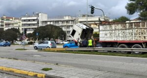 Στο Αγρίνιο νωρίς το μεσημέρι της Δευτέρας, 9 Φεβρουαρίου 2026 ακινητοποιήθηκε φορτηγό στον Κόμβο Αγίου Δημητρίου, ταλαιπωρία για τους οδηγούς.