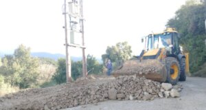 Ο Αντιδήμαρχος Αγρινίου, Γιάννης Βασιλείου, με ανάρτησή του τοποθετήθηκε για τις παρεμβάσεις στη Σαργιάδα με στόχο τη βελτίωση και την αποκατάσταση της καθίζησης.