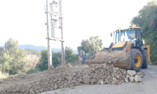 Ο Αντιδήμαρχος Αγρινίου, Γιάννης Βασιλείου, με ανάρτησή του τοποθετήθηκε για τις παρεμβάσεις στη Σαργιάδα με στόχο τη βελτίωση και την αποκατάσταση της καθίζησης.