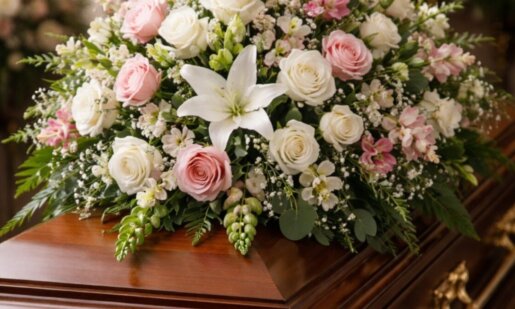 Η Ειρήνη Παπανίκου άφησε την τελευταία της πνοή και στο Μενίδι Αμφιλοχίας άπαντες πενθούν για τη 48χρονη μητέρα δύο παιδιών.