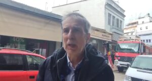 Ο Πρόεδρος του Σ.Ε.Ε.Δ.Α., Σωκράτης Κωστίκογλου, μίλησε στο AgrinioTimesTV με αφορμή τη μεγάλη φωτιά στη Στοά Παπαγιάννη ενώ θυμήθηκε τι είχε γίνει στο ίδιο σημείο και το 1999.