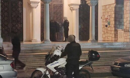 Ο Πεζόδρομος Καραϊσκάκη συγκέντρωσε κατά τις βραδινές ώρες της 25ης Φεβρουαρίου ανθρώπους της ΕΛ.ΑΣ. και του Ε.Κ.Α.Β. μετά από πληροφορία για πληγωμένο άτομο.