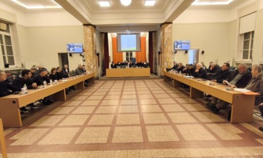 Στο Αγρίνιο σε εξέλιξη είναι από τις 18:00 και κάτι της 9ης Φεβρουαρίου η Ειδική Συνεδρίαση του Δημοτικού Συμβουλίου για τον Προϋπολογισμό και το Ολοκληρωμένο Πλαίσιο Δράσης 2026.