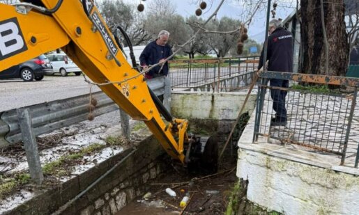 Ο Αντιδήμαρχος Αγρινίου, Γιάννης Βασιλείου, αναφέρθηκε μέσω των Social Media στην υπερχείλιση ρεμάτων σε Ζευγαράκι και Κάτω Κεράσοβο καθώς και στα προβλήματα στο οδικό δίκτυο.