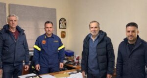 Ο Διοικητής της Πυροσβεστικής Υπηρεσίας Αγρινίου, Θεόδωρος Αποστόλου, υποδέχθηκε το Δ.Σ. του Συλλόγου Εμπόρων και Επιχειρηματιών Δήμου Αγρινίου.