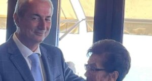 Ο Δήμαρχος Θέρμου, Σπύρος Κωνσταντάρας, αναφέρθηκε στη Βασιλική Σιαλμά την οποία «αποχαιρετούμε με αισθήματα βαθιάς θλίψης και εθνικής υπερηφάνειας».