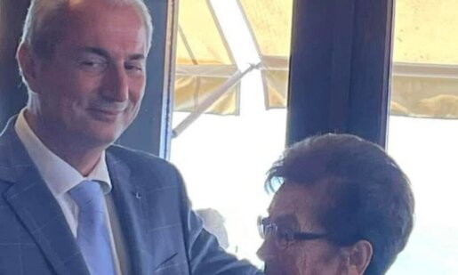 Ο Δήμαρχος Θέρμου, Σπύρος Κωνσταντάρας, αναφέρθηκε στη Βασιλική Σιαλμά την οποία «αποχαιρετούμε με αισθήματα βαθιάς θλίψης και εθνικής υπερηφάνειας».