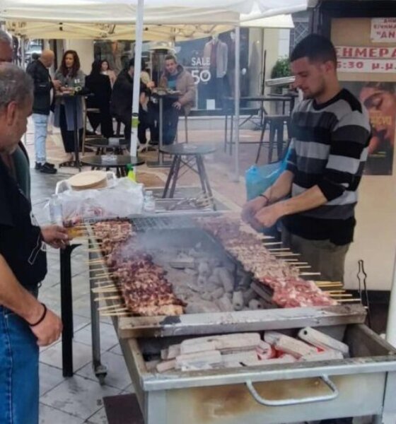 Τσικνοπέμπτη 2026 στο Αγρίνιο και παρά τις κακές καιρικές συνθήκες τηρήθηκε έστω και μετ' εμποδίων το έθιμο στις Αποθήκες Παπαστράτου και στα καταστήματα!