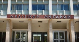 Στο Αγρίνιο οι τρεις νεαροί -και μάλιστα ανήλικοι- που οδηγήθηκαν στον Εισαγγελέα Πρωτοδικών μετά την αιματηρή επίθεση στον 16χρονο πήραν 24ωρη προθεσμία για να απολογηθούν.