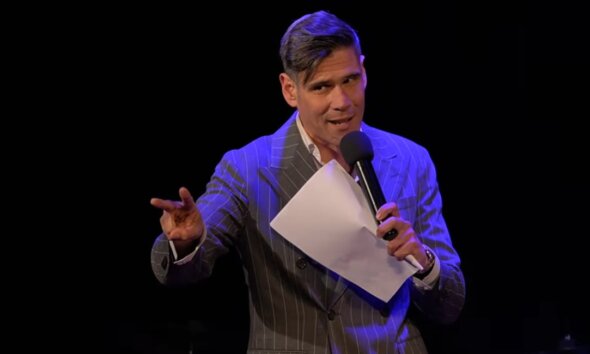 Στο Παπαστράτειο Μέγαρο Αγρινίου «χτυπά» η καρδιά του 3ου Διαγωνισμού Μουσικής Δημιουργίας με κεντρικό παρουσιαστή τον Δημήτρη Ουγγαρέζο.