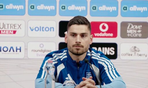 Η Εθνική Ομάδα συνεχίζει τα φιλικά προετοιμασίας και ο Αμφιλοχιώτης Γιώργος Μασούρας εκπροσώπησε τους Ποδοσφαιριστές στη Συνέντευξη Τύπου τη Δευτέρα, 30 Μαρτίου 2026.