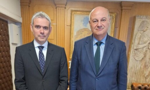 Ο Κώστας Καραγκούνης σε συνάντηση που είχε με τον Κώστα Τσιάρα πρότεινε την Ίδρυση Σχολής Επαγγελμάτων Κρέατος στο Αγρίνιο.