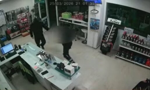 Αντικείμενο συζήτησης η ληστεία σε Βενζινάδικο στο Αγρίνιο και το γεγονός πως ο ληστής αφού εξομολογήθηκε πήγε -μαζί με τον Ιερέα του- και παραδόθηκε στις Αρχές.