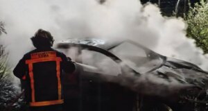 Στη Γέφυρα Αχελώου αργά το βράδυ της Δευτέρας, 30 Μαρτίου 2026 ένα όχημα κάηκε ολοσχερώς μετά από τροχαίο, υπό την επήρεια μέθης ο οδηγός σύμφωνα και με την ΕΛ.ΑΣ.