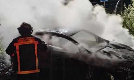 Στη Γέφυρα Αχελώου αργά το βράδυ της Δευτέρας, 31 Μαρτίου 2026 ένα όχημα κάηκε ολοσχερώς μετά από τροχαίο, υπό την επήρεια μέθης ο οδηγός σύμφωνα και με την ΕΛ.ΑΣ.