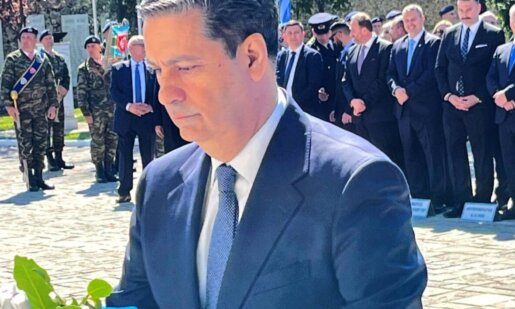 Ο Δήμαρχος Αγρινίου Γιώργος Παπαναστασίου έστειλε από την Ιερή Πόλη το πρωί της Κυριακής (22/03) το δικό του μήνυμα λέγοντας: «Το Μεσολόγγι έπεσε, αλλά η Ελλάδα υψώθηκε».