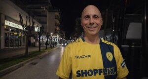 O Chuck Curti επέστρεψε στο Αγρίνιο από το Πίτσμπουργκ των Ηνωμένων Πολιτειών Αμερικής για τον Παναιτωλικό, λίγα εικοσιτετράωρα μετά την γενέθλια ημέρα των 100.