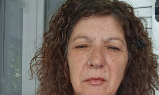 Η Σωτηρία Κατσιμάρδου είναι η 60χρονη μητέρα δύο παιδιών από το Ζελίχοβο Αγρινίου που εντοπίστηκε νεκρή και την Τρίτη (03/03) συγγενείς και φίλοι θα πουν το τελευταίο «αντίο».