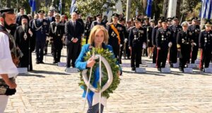 Η Χριστίνα Σταρακά, Βουλευτής Αιτωλ/νίας του ΠΑ.ΣΟ.Κ. το πρωί της 22ης Μαρτίου στην Ιερή Πόλη του Μεσολογγίου έκανε λόγο για «εμβληματική στιγμή εθνικής μνήμης και υπερηφάνειας».