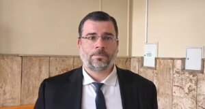 Στο Αγρίνιο το πρωί της 31ης Μαρτίου παραδόθηκε παρουσία του Δικηγόρου του Χρήστου Τσιμπούκη ο 16χρονος για την επίθεση στον συνομήλικό του.