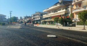Η Οδός Εθνικής Αντιστάσεως (πρώην Καρπενησίου) αλλάζει ριζικά μιας και εντός της εβδομάδας ολοκληρώνονται οι εργασίες στον κυκλικό κόμβο.