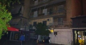 Στο Αγρίνιο το βράδυ της Πέμπτης, 23 Απριλίου 2026 αρκετές περιοχές έμειναν χωρίς ρεύμα με αποτέλεσμα κάτοικοι και καταστηματάρχες να είναι ανάστατοι.