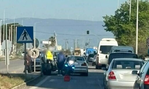 Μεγάλη Τρίτη σημειώθηκε τροχαίο ατύχημα στο Αγρίνιο - Δύο οχήματα συγκρούστηκαν στην Εθνική Οδό κοντά στον Κόμβο του Δ.Α.Κ.