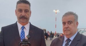 Το Άγιο Φως έφτασε και το 2026 στην Ελλάδα - Ο Αντιπεριφερειάρχης Θανάσης Μαυρομμάτης το παρέλαβε και το φέρνει στην Αιτωλοακαρνανία!