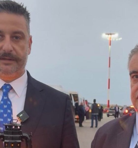 Το Άγιο Φως έφτασε και το 2026 στην Ελλάδα - Ο Αντιπεριφερειάρχης Θανάσης Μαυρομμάτης το παρέλαβε και το φέρνει στην Αιτωλοακαρνανία!