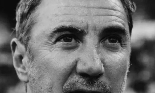 Ο Παλαίμαχος Ποδοσφαιριστής Στέφανος Μπορμπόκης έφυγε από τη ζωή σε ηλικία 59 ετών βυθίζοντας -ανήμερα του Μεγάλου Σαββάτου- άπαντες στο πένθος.