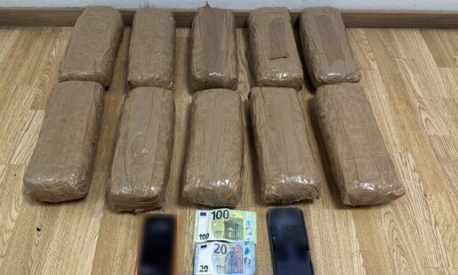 Η ΕΛ.ΑΣ. εξέδωσε επίσημη ανακοίνωση για το γεγονός πως συνελήφθησαν δύο αδέλφια από την Αιτωλοακαρνανία για περισσότερα από 10 κιλά κάνναβης.