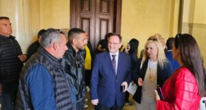 Ο Αντιπεριφερειάρχης Ηλείας, Νίκος Κοροβέσης, μέσω ανάρτησής του τοποθετήθηκε για την υπόθεση εκβιασμού λέγοντας πως «μετά τον Γολγοθά ήρθε η Δικαίωση».