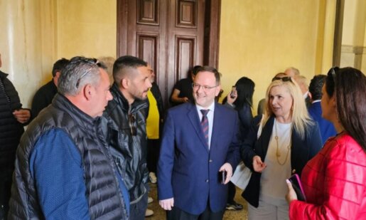 Ο Αντιπεριφερειάρχης Ηλείας, Νίκος Κοροβέσης, μέσω ανάρτησής του τοποθετήθηκε για την υπόθεση εκβιασμού λέγοντας πως «μετά τον Γολγοθά ήρθε η Δικαίωση».