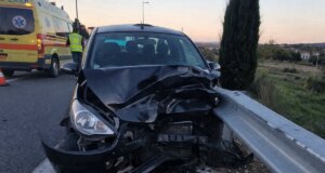 Ένα νέο τροχαίο έλαβε χώρα αυτή τη φορά στην Παραβόλα, πιο συγκεκριμένα ένας οδηγός υπό την επήρεια μέθης «καρφώθηκε» σε μπάρα στην Ε.Ο. Αγρινίου-Θέρμου.