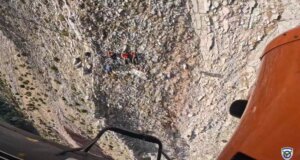 Η Πολεμική Αεροπορία το πρωί της Μεγάλης Δευτέρας έδωσε στη δημοσιότητα βίντεο που αποτυπώνει λεπτό προς λεπτό τη συγκλονιστική διάσωση του Ορειβάτη στον Άγιο Βλάση Αγρινίου.