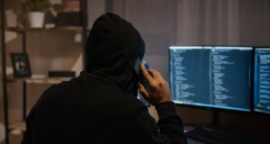 Η ΕΛ.ΑΣ. έκανε γνωστό πως ενήλικας και ανήλικος στο Αγρίνιο παρίσταναν τους Λογιστές και εξαπατούσαν τους πολίτες, 69.130 ευρώ υπολογίζεται η λεία τους.