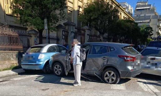 Από τροχαίο σε τροχαίο το Αγρίνιο, αυτή τη φορά το πρωί του Σαββάτου (25/04) οχήματα συγκρούστηκαν στη συμβολή των Οδών Μακρή και Τάσου Παπαστράτου.