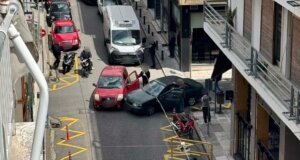 Στο Αγρίνιο το πρωί της Πέμπτης (23/04) ένα νέο τροχαίο σημειώθηκε στη διασταύρωση των Οδών Σουλίου και Δημοτσελίου, ευτυχώς, μόνο υλικών ζημιών.