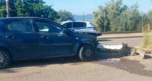 Τι πιο σύνηθες να συμβεί στο Αγρίνιο; Άλλη μια πρωινή σύγκρουση δύο οχημάτων στις Εργατικές Κατοικίες Αγίας Βαρβάρας είναι γεγονός!