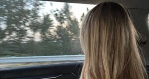 Η ένοπλη ληστεία στο Θέρμο επεκτάθηκε ως το... Ζευγαράκι Μακρυνείας στο Αγρίνιο, αφού μια γυναίκα με ξανθό μαλλί έκρυψε τους δράστες στο Ι.Χ. που οδηγούσε.