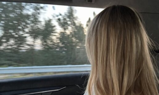 Η ένοπλη ληστεία στο Θέρμο επεκτάθηκε ως το... Ζευγαράκι Μακρυνείας στο Αγρίνιο, αφού μια γυναίκα με ξανθό μαλλί έκρυψε τους δράστες στο Ι.Χ. που οδηγούσε.