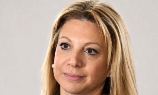 Η Μαρία Καρυστιανού είναι ήδη στον Κινηματογράφο «Ολύμπιον», στην Πλατεία Αριστοτέλους και προχωρά σε live ομιλία για τα αποκαλυπτήρια του Ανεξάρτητου Κινήματος Πολιτών.