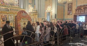 Στο Μεσολόγγι εκατοντάδες πιστοί -εντός κι εκτός Νομού- συρρέουν στην Ιερή Πόλη για να προσκυνήσουν την Εικόνα της Παναγίας «Άξιον Εστί».