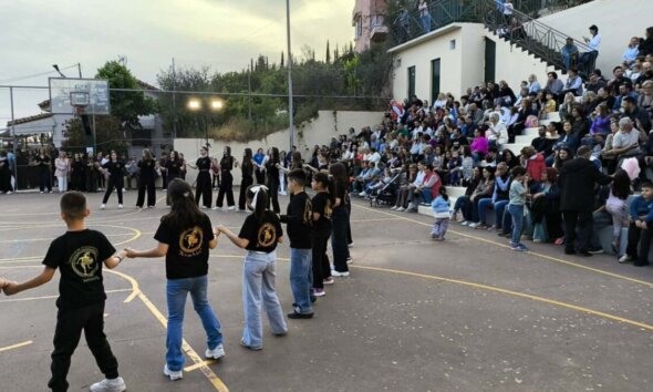 Στο Αγρίνιο και φέτος είχαν την τιμητική τους οι Παραδοσιακοί Χοροί την Προπαραμονή Εορτασμού του Πολιούχου της πόλης Αγίου Χριστοφόρου στα γηπεδάκια των Δύο Ρεμάτων.