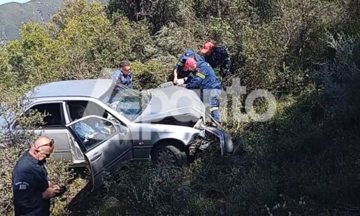 Ένα σοβαρό τροχαίο σημειώθηκε τη Δευτέρα, 18 Μαΐου 2026 στο Καστράκι Ναυπακτίας, δύο ηλικιωμένοι μεταφέρθηκαν στο Νοσοκομείο μετά τον απεγκλωβισμό τους.